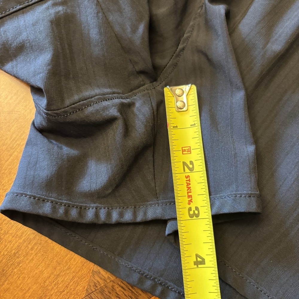 Athleta Stripe Sway Short Womens XL Navy‎ Zipper Pockets Yoga Fitness Workout - Picture 8 of 8